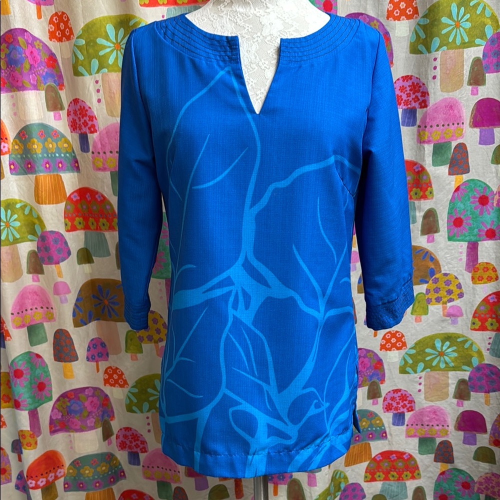 ico 3/4 Sleeve Blouse. Small